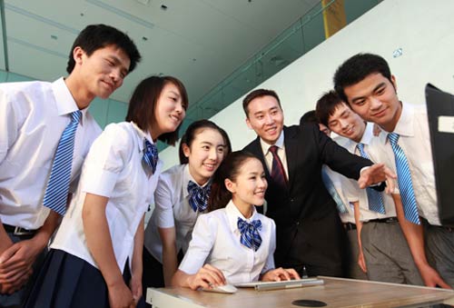 河南新华电脑学院:高中生想学技术 学什么最有